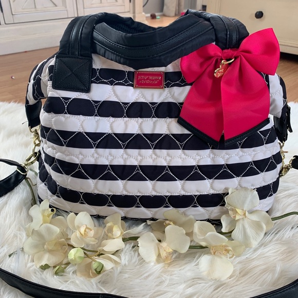 Betsey Johnson Handbags - Betsey Johnson Overnight Bag